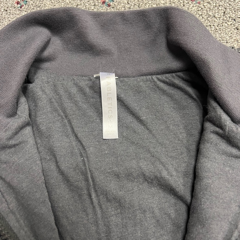 Fabletics QuarterZip - Picture 3 of 3